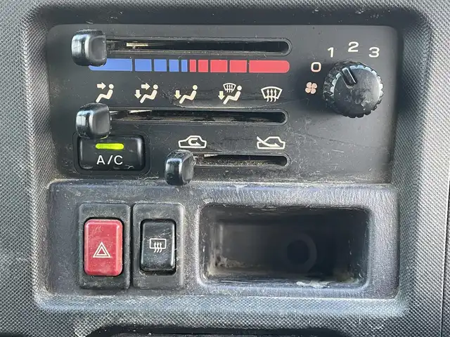 スバル サンバー トランスポーター 群馬県 2011(平23)年 6.8万km スターリングシルバー 純正オーディオ/（CD/ラジオ）/ETC/ハロゲンライト/ヘッドライトレベライザー/パワーウィンドウ/ドアバイザー/純正ゴムマット