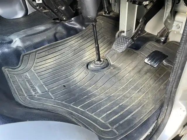 スバル サンバー トランスポーター 群馬県 2011(平23)年 6.8万km スターリングシルバー 純正オーディオ/（CD/ラジオ）/ETC/ハロゲンライト/ヘッドライトレベライザー/パワーウィンドウ/ドアバイザー/純正ゴムマット