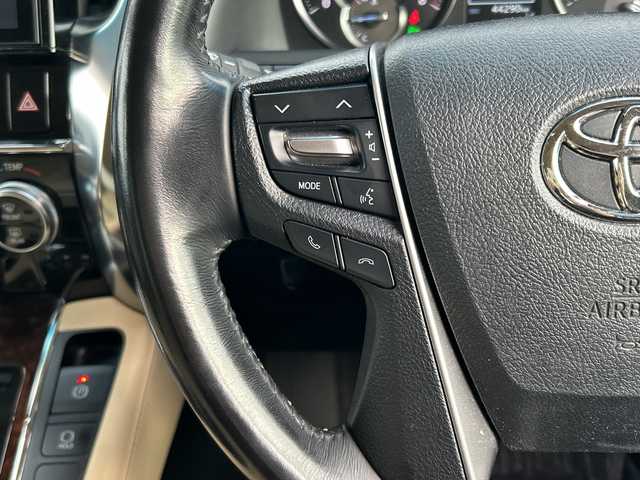 トヨタ ヴェルファイア V 栃木県 2018(平30)年 4.5万km ホワイトパールクリスタルシャイン 純正ナビ/Ｂｌｕｅｔｏｏｔｈ/フルセグＴＶ/バックカメラ/ドライブレコーダー/ＥＴＣ/スペアキー/両側パワースライドドア/パワーバックドア/パワーシート/レザーシート/エアシート/後席エアコン/ＬＥＤヘッドライト/MT付AT/三列シート/オットマン/ABS/横滑り防止機能/コーナーセンサー/レーンキープアシスト/盗難防止装置