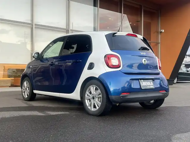 スマート ＭＣＣ スマート フォーフォー プライム 岐阜県 2016(平28)年 4.2万km 青／白 ムーンルーフ/本革シート/純正オーディオ/　FM/　AM/クルーズコントロール/前後ドライブレコーダー/前席シートヒーター/衝突警告機能/ETC/純正AW付タイヤ4本車載