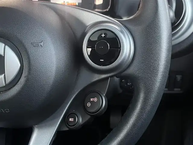 スマート ＭＣＣ スマート フォーフォー プライム 岐阜県 2016(平28)年 4.2万km 青／白 ムーンルーフ/本革シート/純正オーディオ/　FM/　AM/クルーズコントロール/前後ドライブレコーダー/前席シートヒーター/衝突警告機能/ETC/純正AW付タイヤ4本車載