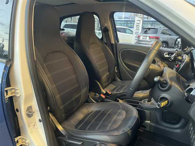 スマート ＭＣＣ スマート フォーフォー プライム 岐阜県 2016(平28)年 4.2万km 青／白 ムーンルーフ/本革シート/純正オーディオ/　FM/　AM/クルーズコントロール/前後ドライブレコーダー/前席シートヒーター/衝突警告機能/ETC/純正AW付タイヤ4本車載