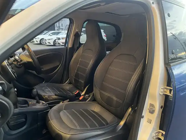 スマート ＭＣＣ スマート フォーフォー プライム 岐阜県 2016(平28)年 4.2万km 青／白 ムーンルーフ/本革シート/純正オーディオ/　FM/　AM/クルーズコントロール/前後ドライブレコーダー/前席シートヒーター/衝突警告機能/ETC/純正AW付タイヤ4本車載