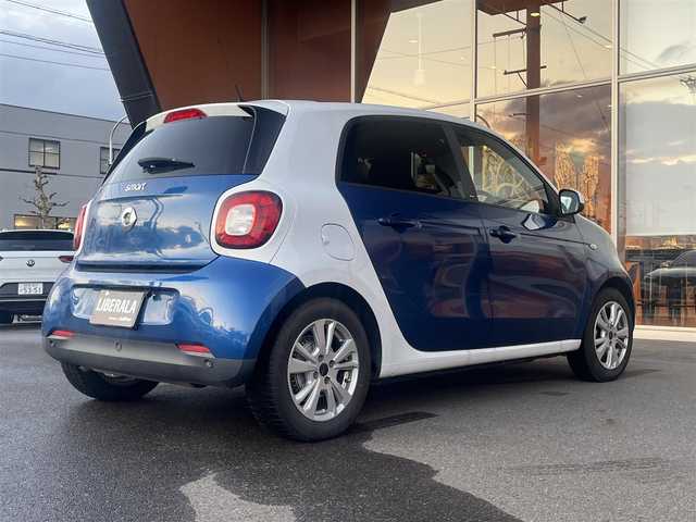 スマート ＭＣＣ スマート フォーフォー プライム 岐阜県 2016(平28)年 4.2万km 青／白 ムーンルーフ/本革シート/純正オーディオ/　FM/　AM/クルーズコントロール/前後ドライブレコーダー/前席シートヒーター/衝突警告機能/ETC/純正AW付タイヤ4本車載