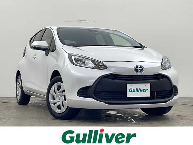 トヨタ アクア X 秋田県 2022(令4)年 3.4万km プラチナホワイトパールマイカ 4WD/純正ナビ/（FM/AM/Bluetooth/Miracast）/バックカメラ/衝突軽減装置/横滑り防止装置/レーンキープアシスト/レーダークルーズコントロール/コーナーセンサー/ビルトインETC/前方ドライブレコーダー/ステアリングリモコン/ドアミラーヒーター/LEDヘッドライト/オートライト/オートハイビーム/ヘッドライトレベライザー/電動格納ミラー/プッシュスタート/スマートキー/スペアキー/純正フロアマット