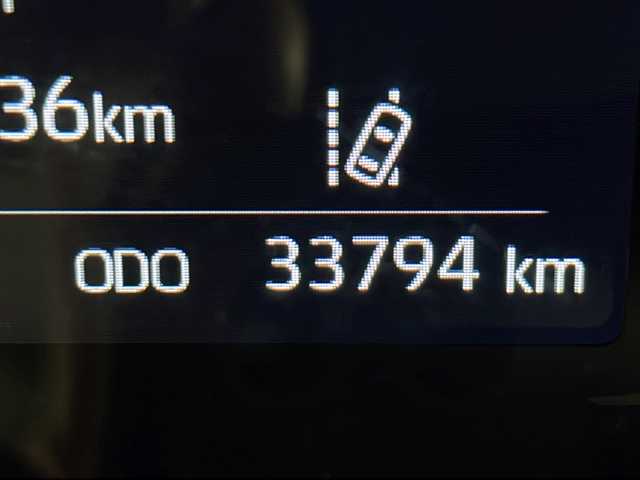 トヨタ アクア X 秋田県 2022(令4)年 3.4万km プラチナホワイトパールマイカ 4WD/純正ナビ/（FM/AM/Bluetooth/Miracast）/バックカメラ/衝突軽減装置/横滑り防止装置/レーンキープアシスト/レーダークルーズコントロール/コーナーセンサー/ビルトインETC/前方ドライブレコーダー/ステアリングリモコン/ドアミラーヒーター/LEDヘッドライト/オートライト/オートハイビーム/ヘッドライトレベライザー/電動格納ミラー/プッシュスタート/スマートキー/スペアキー/純正フロアマット