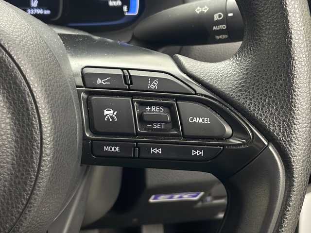 トヨタ アクア X 秋田県 2022(令4)年 3.4万km プラチナホワイトパールマイカ 4WD/純正ナビ/（FM/AM/Bluetooth/Miracast）/バックカメラ/衝突軽減装置/横滑り防止装置/レーンキープアシスト/レーダークルーズコントロール/コーナーセンサー/ビルトインETC/前方ドライブレコーダー/ステアリングリモコン/ドアミラーヒーター/LEDヘッドライト/オートライト/オートハイビーム/ヘッドライトレベライザー/電動格納ミラー/プッシュスタート/スマートキー/スペアキー/純正フロアマット