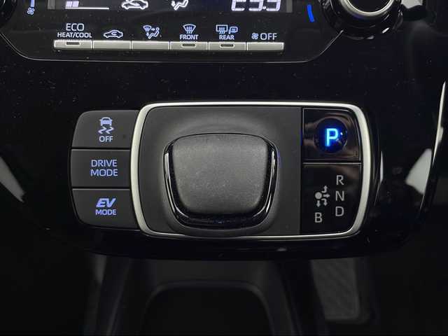 トヨタ アクア X 秋田県 2022(令4)年 3.4万km プラチナホワイトパールマイカ 4WD/純正ナビ/（FM/AM/Bluetooth/Miracast）/バックカメラ/衝突軽減装置/横滑り防止装置/レーンキープアシスト/レーダークルーズコントロール/コーナーセンサー/ビルトインETC/前方ドライブレコーダー/ステアリングリモコン/ドアミラーヒーター/LEDヘッドライト/オートライト/オートハイビーム/ヘッドライトレベライザー/電動格納ミラー/プッシュスタート/スマートキー/スペアキー/純正フロアマット