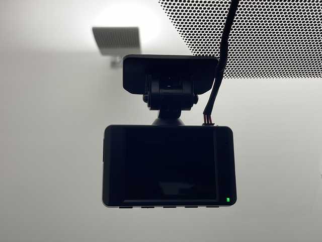 トヨタ アクア X 秋田県 2022(令4)年 3.4万km プラチナホワイトパールマイカ 4WD/純正ナビ/（FM/AM/Bluetooth/Miracast）/バックカメラ/衝突軽減装置/横滑り防止装置/レーンキープアシスト/レーダークルーズコントロール/コーナーセンサー/ビルトインETC/前方ドライブレコーダー/ステアリングリモコン/ドアミラーヒーター/LEDヘッドライト/オートライト/オートハイビーム/ヘッドライトレベライザー/電動格納ミラー/プッシュスタート/スマートキー/スペアキー/純正フロアマット