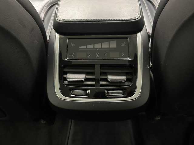 ボルボ ＸＣ９０ T6 AWD インスクリプション 兵庫県 2019(令1)年 8.5万km オニキスブラックP 純正HDDナビ/（CD、DVD、フルセグTV、BT）/Apple Car Play/Andoroid Auto/アラウンドビューモニター/バックカメラ/前方ドライブレコーダー/パワーバックドア/前後コーナーセンサー/オートハイビーム/純正フロアマット/ETC/レザーシート/パワーシート/シートヒーター/シートベンチレーション/ステアリングヒーター/スマートキー×2本/アイドリングストップ/4WD/自動駐車/コーナリングライト/ブラインドスポットモニター/LKA/CTA/PCS/harman/kardon/追従式クルーズコントロール/ルーフレール/純正20インチアルミホイール