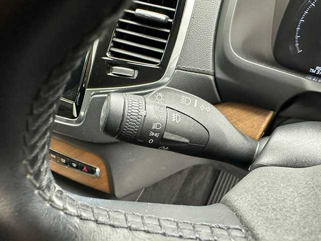 ボルボ ＸＣ９０ T6 AWD インスクリプション 兵庫県 2019(令1)年 8.5万km オニキスブラックP 純正HDDナビ/（CD、DVD、フルセグTV、BT）/Apple Car Play/Andoroid Auto/アラウンドビューモニター/バックカメラ/前方ドライブレコーダー/パワーバックドア/前後コーナーセンサー/オートハイビーム/純正フロアマット/ETC/レザーシート/パワーシート/シートヒーター/シートベンチレーション/ステアリングヒーター/スマートキー×2本/アイドリングストップ/4WD/自動駐車/コーナリングライト/ブラインドスポットモニター/LKA/CTA/PCS/harman/kardon/追従式クルーズコントロール/ルーフレール/純正20インチアルミホイール