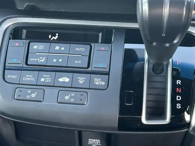 ホンダ ステップワゴン スパーダ ホンダセンシング 栃木県 2018(平30)年 5.5万km プレミアムスパークルブラックパール ホンダセンシング/・衝突軽減ブレーキ（CMBS）/・誤発進抑制機能/・先行車発進お知らせ機能/・路外逸脱抑制機能（RDMS）/・標識認識機能/・VSA（車両挙動安定化制御システム）/純正フリップダウンモニター/純正9インチナビ/フルセグTV/DVD/Bluetooth/USB/TVキャンセラー/バックカメラ/ビルトインETC/前席シートヒーター/両側パワースライドドア/アダプティブクルーズコントロール/スマートキー×2/プッシュEgスタート/ステアリングリモコン/LEDオートライト/LEDフォグランプ/純正17インチAW/アイドリングストップ/横滑り防止装置/パドルシフト/無限フロアマット