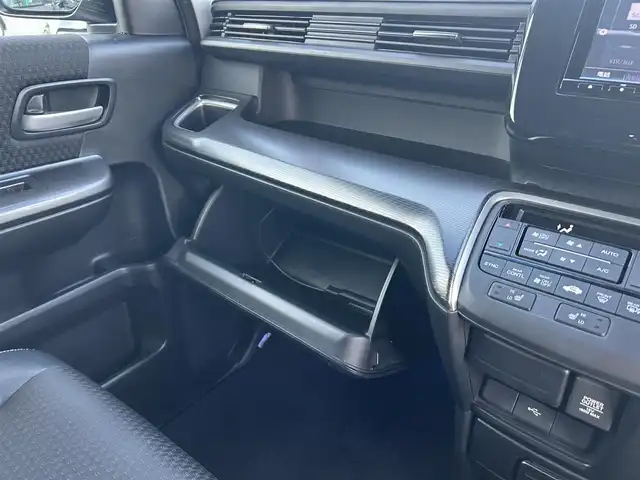 ホンダ ステップワゴン スパーダ ホンダセンシング 栃木県 2018(平30)年 5.5万km プレミアムスパークルブラックパール ホンダセンシング/・衝突軽減ブレーキ（CMBS）/・誤発進抑制機能/・先行車発進お知らせ機能/・路外逸脱抑制機能（RDMS）/・標識認識機能/・VSA（車両挙動安定化制御システム）/純正フリップダウンモニター/純正9インチナビ/フルセグTV/DVD/Bluetooth/USB/TVキャンセラー/バックカメラ/ビルトインETC/前席シートヒーター/両側パワースライドドア/アダプティブクルーズコントロール/スマートキー×2/プッシュEgスタート/ステアリングリモコン/LEDオートライト/LEDフォグランプ/純正17インチAW/アイドリングストップ/横滑り防止装置/パドルシフト/無限フロアマット