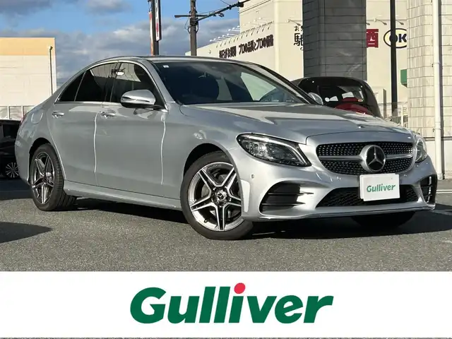 メルセデス・ベンツ Ｃ２００ アバンギャルド AMGライン 奈良県 2019(平31)年 2.6万km イリジウムシルバー /純正ナビ/BT/USB/フルセグTV//衝突軽減システム//レーダークルーズコントロール/レーンキープアシスト//エアサス/クリアランスソナー/アクティブパーキングアシスト///BSM/アイドリングストップ//前席シートヒーター//前席パワーシート・メモリシート//パドルシフト//バックカメラ//ステアリングスイッチ//革巻きステアリング//黒本革シート//スペアキーｘ１//オートリトラドアミラー//プッシュスタート//フォグ//LEDオートライト//前後ドライブレコーダー//ETC//18インチAW//保証書・取扱説明書