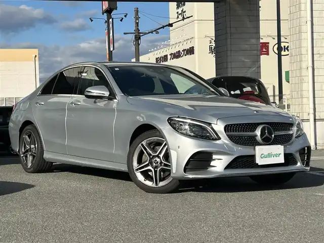メルセデス・ベンツ Ｃ２００ アバンギャルド AMGライン 奈良県 2019(平31)年 2.6万km イリジウムシルバー /純正ナビ/BT/USB/フルセグTV//衝突軽減システム//レーダークルーズコントロール/レーンキープアシスト//エアサス/クリアランスソナー/アクティブパーキングアシスト///BSM/アイドリングストップ//前席シートヒーター//前席パワーシート・メモリシート//パドルシフト//バックカメラ//ステアリングスイッチ//革巻きステアリング//黒本革シート//スペアキーｘ１//オートリトラドアミラー//プッシュスタート//フォグ//LEDオートライト//前後ドライブレコーダー//ETC//18インチAW//保証書・取扱説明書