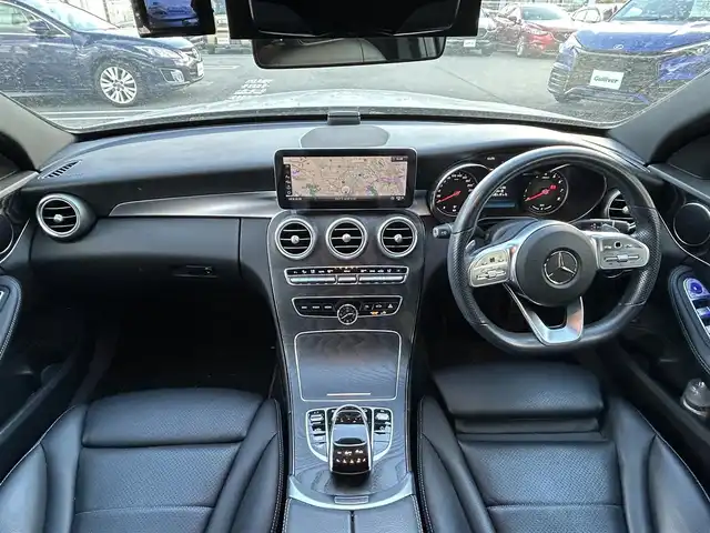メルセデス・ベンツ Ｃ２００ アバンギャルド AMGライン 奈良県 2019(平31)年 2.6万km イリジウムシルバー /純正ナビ/BT/USB/フルセグTV//衝突軽減システム//レーダークルーズコントロール/レーンキープアシスト//エアサス/クリアランスソナー/アクティブパーキングアシスト///BSM/アイドリングストップ//前席シートヒーター//前席パワーシート・メモリシート//パドルシフト//バックカメラ//ステアリングスイッチ//革巻きステアリング//黒本革シート//スペアキーｘ１//オートリトラドアミラー//プッシュスタート//フォグ//LEDオートライト//前後ドライブレコーダー//ETC//18インチAW//保証書・取扱説明書