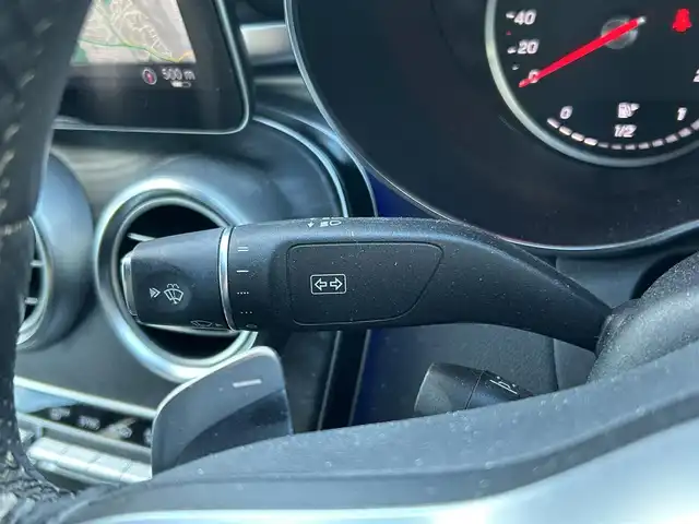 メルセデス・ベンツ Ｃ２００ アバンギャルド AMGライン 奈良県 2019(平31)年 2.6万km イリジウムシルバー /純正ナビ/BT/USB/フルセグTV//衝突軽減システム//レーダークルーズコントロール/レーンキープアシスト//エアサス/クリアランスソナー/アクティブパーキングアシスト///BSM/アイドリングストップ//前席シートヒーター//前席パワーシート・メモリシート//パドルシフト//バックカメラ//ステアリングスイッチ//革巻きステアリング//黒本革シート//スペアキーｘ１//オートリトラドアミラー//プッシュスタート//フォグ//LEDオートライト//前後ドライブレコーダー//ETC//18インチAW//保証書・取扱説明書