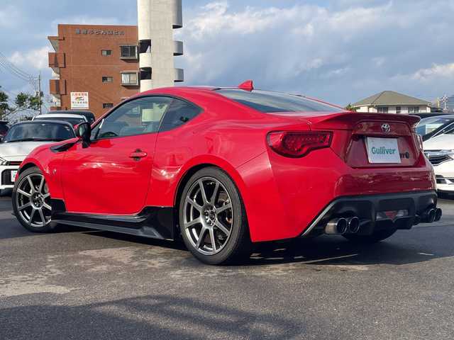 トヨタ ８６ GT 山口県 2018(平30)年 5.9万km 赤 TRDエアロ/TRDフェンダーガーニッシュ/柿本改4本だしマフラー/BLITZ車高調/BLITZ18インチアルミホイール/7インチSDナビ　AVN-P10W/（AM/FM/CD/DVD/フルセグTV/Bluetooth）/バックカメラ/純正フロアマット/クルーズコントロール/スマートキー/ETC/LEDヘッドライト/オートライト/保証書