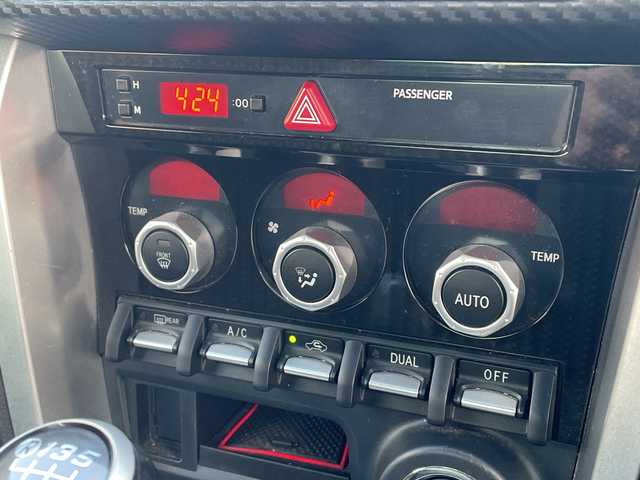 トヨタ ８６ GT 山口県 2018(平30)年 5.9万km 赤 TRDエアロ/TRDフェンダーガーニッシュ/柿本改4本だしマフラー/BLITZ車高調/BLITZ18インチアルミホイール/7インチSDナビ　AVN-P10W/（AM/FM/CD/DVD/フルセグTV/Bluetooth）/バックカメラ/純正フロアマット/クルーズコントロール/スマートキー/ETC/LEDヘッドライト/オートライト/保証書