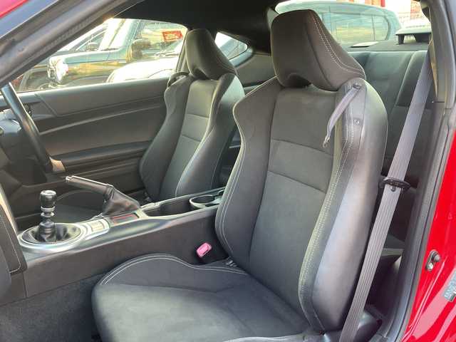 トヨタ ８６ GT 山口県 2018(平30)年 5.9万km 赤 TRDエアロ/TRDフェンダーガーニッシュ/柿本改4本だしマフラー/BLITZ車高調/BLITZ18インチアルミホイール/7インチSDナビ　AVN-P10W/（AM/FM/CD/DVD/フルセグTV/Bluetooth）/バックカメラ/純正フロアマット/クルーズコントロール/スマートキー/ETC/LEDヘッドライト/オートライト/保証書