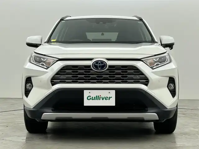 トヨタ ＲＡＶ４ ハイブリッドG 福岡県 2020(令2)年 3万km ホワイトパールクリスタルシャイン 純正９型ナビ　/バックカメラ　/ＥＴＣ　/前後ドラレコ　/ＡＣＣ　/コーナーセンサー　/衝突軽減ブレーキ　/レーンキープ　/ＢＳＭ　/ＰＫＳＢ　/ＭＴモード付　/本革　/パワーシート　/シートヒーター　/パワーリアゲート　/ＬＥＤ