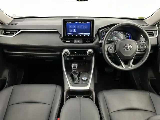 トヨタ ＲＡＶ４ ハイブリッドG 福岡県 2020(令2)年 3万km ホワイトパールクリスタルシャイン 純正９型ナビ　/バックカメラ　/ＥＴＣ　/前後ドラレコ　/ＡＣＣ　/コーナーセンサー　/衝突軽減ブレーキ　/レーンキープ　/ＢＳＭ　/ＰＫＳＢ　/ＭＴモード付　/本革　/パワーシート　/シートヒーター　/パワーリアゲート　/ＬＥＤ