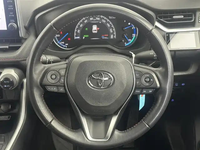 トヨタ ＲＡＶ４ ＰＨＶ ブラックトーン 愛知県 2021(令3)年 6.2万km 赤／黒 9インチディスプレイオーディオ　/（Bluetooth）/レーダークルーズコントロール　/パノラミックビューモニター　/衝突軽減システム　/コーナーセンサー/レーンキープアシスト/ブラインドスポットモニター　/電動リアゲート　/ヘッドアップディスプレイ　/運転席パワーシート　/運転席メモリーシート　/前席シートヒーター/前席エアーシート/ステアリングヒーター/置くだけ充電/デジタルインナーミラー/ETC2.0/ドライブレコーダー/純正AW