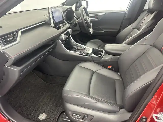 トヨタ ＲＡＶ４ ＰＨＶ ブラックトーン 愛知県 2021(令3)年 6.2万km 赤／黒 9インチディスプレイオーディオ　/（Bluetooth）/レーダークルーズコントロール　/パノラミックビューモニター　/衝突軽減システム　/コーナーセンサー/レーンキープアシスト/ブラインドスポットモニター　/電動リアゲート　/ヘッドアップディスプレイ　/運転席パワーシート　/運転席メモリーシート　/前席シートヒーター/前席エアーシート/ステアリングヒーター/置くだけ充電/デジタルインナーミラー/ETC2.0/ドライブレコーダー/純正AW