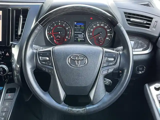 トヨタ アルファード S タイプゴールド 道央・札幌 2020(令2)年 8.3万km ホワイトパールクリスタルシャイン ４WD/純正ディーラーOPナビ/CD/DVD/BT/フルセグ/純正フリップダウンモニター/トヨタセーフティセンス/プリクラッシュセーフティ/横滑り防止装置/レーダークルーズコントロール/レーンキープアシスト/クリアランスソナー/パーキングサポートブレーキ/ロードサインアシスト/バックカメラ/ビルトインETC2.0/ドライブレコーダー/アイドリングストップ/ECOMODE/両側パワースライドドア/パワーバックドア/2列目オットマン/ハーフレザーシート/革巻きウッドコンビステアリング/ステアリングリモコン/AC100V/電動パーキング/ブレーキホールド/MTモード付AT/レーダー探知機/プッシュスタート/スマートキー/LEDヘッドライト/オートライト/オートハイビーム/フォグランプ/電動格納ミラー/ウィンカーミラー/純正フロアマット/ドアバイザー/スペアキー