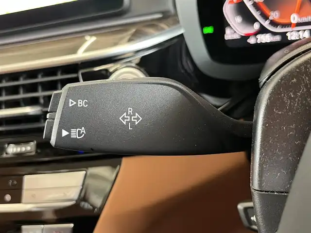 ＢＭＷ ５２３ｄ xDrive ラグジュアリー 山形県 2022(令4)年 2.9万km 黒 ・純正ナビ/・バックカメラ/・Bluetooth/USB/フルセグ/・アンビエントライト/・アダプティブクルーズコントロール/・衝突回避アシスト/・パーキングアシスト/・レーンチェンジアシスト/・ステアリングレーンアシスト/・防眩ハイビームアシスト/・前後社外ドラレコ/・アクティブプロテクション/・インテリジェントパーソナルアシスト/・制限速度情報