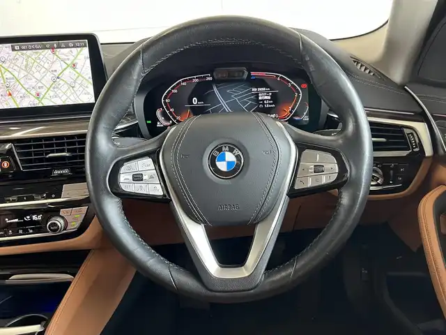 ＢＭＷ ５２３ｄ xDrive ラグジュアリー 山形県 2022(令4)年 2.9万km 黒 ・純正ナビ/・バックカメラ/・Bluetooth/USB/フルセグ/・アンビエントライト/・アダプティブクルーズコントロール/・衝突回避アシスト/・パーキングアシスト/・レーンチェンジアシスト/・ステアリングレーンアシスト/・防眩ハイビームアシスト/・前後社外ドラレコ/・アクティブプロテクション/・インテリジェントパーソナルアシスト/・制限速度情報