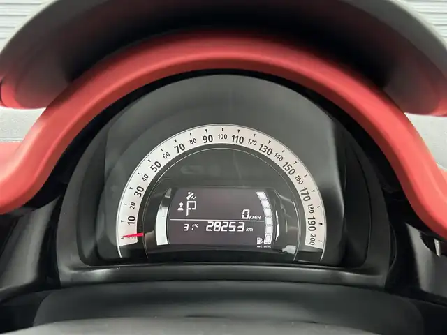 ルノー ルノー トゥインゴ インテンス 茨城県 2022(令4)年 2.9万km ルージュフラムM 後期型/ワンオーナー　/アクティブシティブレーキ　/クルコン　/ＬＫＡ　/純正オーディオディスプレイ　/ＣａｒＰｌａｙ　/ＢＴ　/ＵＳＢ　/バックカメラ　/ＥＴＣ　/ハーフレザーシート　/シートヒーター　/純正１６インチＡＷ　/パークセンサー/禁煙車