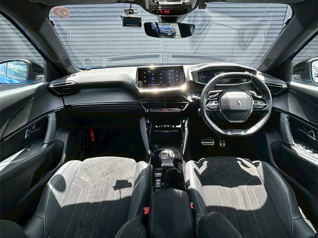 プジョー プジョー ２００８ GT ブルー HDi 茨城県 2023(令5)年 1.7万km 青 1オーナー/ パノラマSR /ACC /LKA /BSM /純正ナビ /360度カメラ /CarPlay/TV /BT /USB /半革シート /シートヒーター /LED /オートハイビーム /前後ドラレコ /純正17インチAW /ETC/禁煙車