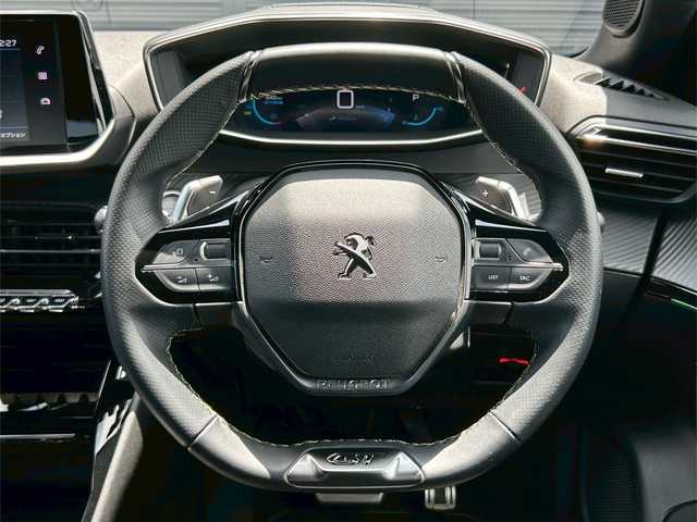 プジョー プジョー ２００８ GT ブルー HDi 茨城県 2023(令5)年 1.7万km 青 1オーナー/ パノラマSR /ACC /LKA /BSM /純正ナビ /360度カメラ /CarPlay/TV /BT /USB /半革シート /シートヒーター /LED /オートハイビーム /前後ドラレコ /純正17インチAW /ETC/禁煙車