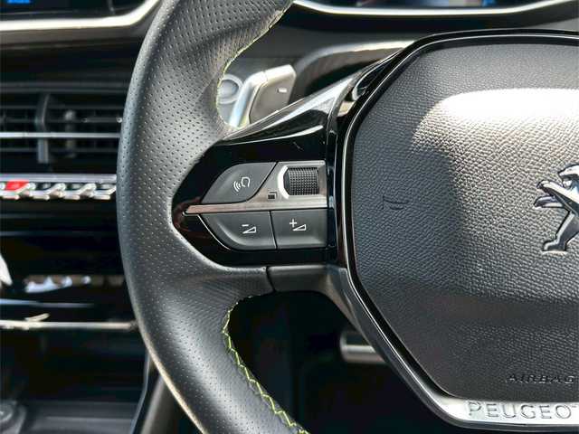 プジョー プジョー ２００８ GT ブルー HDi 茨城県 2023(令5)年 1.7万km 青 1オーナー/ パノラマSR /ACC /LKA /BSM /純正ナビ /360度カメラ /CarPlay/TV /BT /USB /半革シート /シートヒーター /LED /オートハイビーム /前後ドラレコ /純正17インチAW /ETC/禁煙車