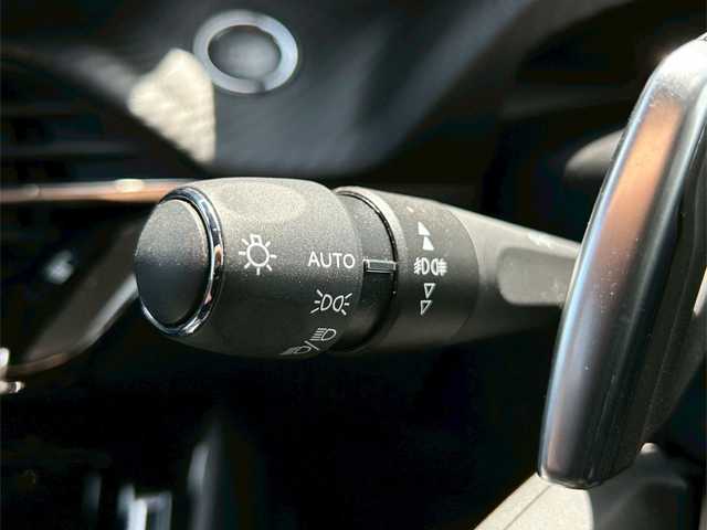 プジョー プジョー ２００８ GT ブルー HDi 茨城県 2023(令5)年 1.7万km 青 1オーナー/ パノラマSR /ACC /LKA /BSM /純正ナビ /360度カメラ /CarPlay/TV /BT /USB /半革シート /シートヒーター /LED /オートハイビーム /前後ドラレコ /純正17インチAW /ETC/禁煙車