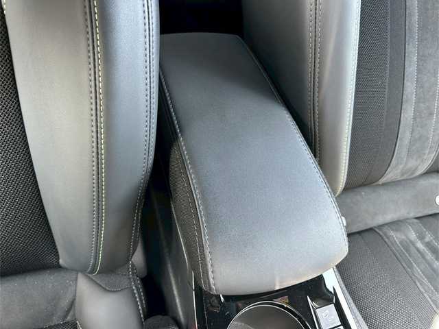 プジョー プジョー ２００８ GT ブルー HDi 茨城県 2023(令5)年 1.7万km 青 1オーナー/ パノラマSR /ACC /LKA /BSM /純正ナビ /360度カメラ /CarPlay/TV /BT /USB /半革シート /シートヒーター /LED /オートハイビーム /前後ドラレコ /純正17インチAW /ETC/禁煙車