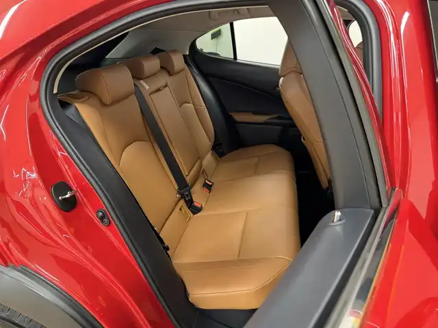 レクサス ＵＸ 250h バージョンC 群馬県 2019(令1)年 7.3万km マダーレッド Lexus Safety System ＋/純正メーカーナビ/　　CD/DVD/BT/フルセグ/MSV/USB/バックカメラ/パワーバックドア/レーダークルーズコントロール/LEDオートライト/オートハイビーム/合皮シート/前席シートヒーター/前席パワーシート（運転席メモリー機能付き）/純正17インチAW/コーナーセンサー/前後ドライブレコーダー/ブラインドスポットモニター/レーンアシスト/ステアリングヒーター/ステアリングスイッチ/オートリトラクタブルミラー/横滑り防止装置/サイド・カーテンエアバッグ/スマートキー/ビルトインETC2.0
