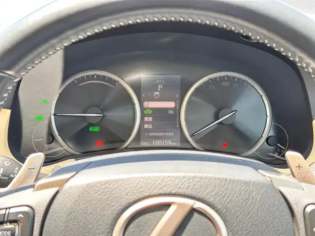 レクサス ＮＸ 300h バージョンL 宮城県 2016(平28)年 10.1万km ソニッククォーツ プリクラッシュセーフティシステムセット/・ミリ波レーダー式プリクラッシュセーフティシステム/・レーダークルーズコントロール/レーンディパーチャーアラートセット/・ステアリング制御付レーンディパーチャーアラート/・オートマチックハイビーム/ソナーセット/・パノラミックビューモニター/・ブラインドスポットモニター/・クリアランスソナー/・バックソナー/＝＝＝/純正ナビ/・CD/DVD/・Bluetooth/・フルセグTV/ビルトインETC/AC100V/100Wアクセサリーコンセント/パワーバックドア/本革シート/シートヒーター/ベンチレーション/パワーシート（運転席メモリー機能付）/電動格納/リクライニング機能付6:4分割可倒式シート（リア）/革巻きステアリング/ステアリングヒーター/パドルシフト/電動パーキングブレーキ/ブレーキホールド/角型3眼LEDヘッドランプ/フォグランプ/スマートキー＆プッシュスタート/電動格納ミラー/純正18インチAW/純正フロアマット/トノカバー/W/サイド/カーテンエアバッグ