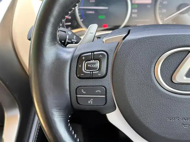 レクサス ＮＸ 300h バージョンL 宮城県 2016(平28)年 10.1万km ソニッククォーツ プリクラッシュセーフティシステムセット/・ミリ波レーダー式プリクラッシュセーフティシステム/・レーダークルーズコントロール/レーンディパーチャーアラートセット/・ステアリング制御付レーンディパーチャーアラート/・オートマチックハイビーム/ソナーセット/・パノラミックビューモニター/・ブラインドスポットモニター/・クリアランスソナー/・バックソナー/＝＝＝/純正ナビ/・CD/DVD/・Bluetooth/・フルセグTV/ビルトインETC/AC100V/100Wアクセサリーコンセント/パワーバックドア/本革シート/シートヒーター/ベンチレーション/パワーシート（運転席メモリー機能付）/電動格納/リクライニング機能付6:4分割可倒式シート（リア）/革巻きステアリング/ステアリングヒーター/パドルシフト/電動パーキングブレーキ/ブレーキホールド/角型3眼LEDヘッドランプ/フォグランプ/スマートキー＆プッシュスタート/電動格納ミラー/純正18インチAW/純正フロアマット/トノカバー/W/サイド/カーテンエアバッグ
