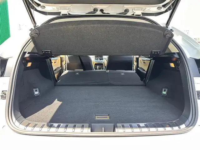 レクサス ＮＸ 300h バージョンL 宮城県 2016(平28)年 10.1万km ソニッククォーツ プリクラッシュセーフティシステムセット/・ミリ波レーダー式プリクラッシュセーフティシステム/・レーダークルーズコントロール/レーンディパーチャーアラートセット/・ステアリング制御付レーンディパーチャーアラート/・オートマチックハイビーム/ソナーセット/・パノラミックビューモニター/・ブラインドスポットモニター/・クリアランスソナー/・バックソナー/＝＝＝/純正ナビ/・CD/DVD/・Bluetooth/・フルセグTV/ビルトインETC/AC100V/100Wアクセサリーコンセント/パワーバックドア/本革シート/シートヒーター/ベンチレーション/パワーシート（運転席メモリー機能付）/電動格納/リクライニング機能付6:4分割可倒式シート（リア）/革巻きステアリング/ステアリングヒーター/パドルシフト/電動パーキングブレーキ/ブレーキホールド/角型3眼LEDヘッドランプ/フォグランプ/スマートキー＆プッシュスタート/電動格納ミラー/純正18インチAW/純正フロアマット/トノカバー/W/サイド/カーテンエアバッグ