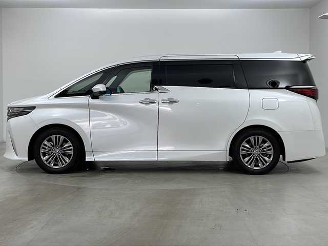 トヨタ アルファードハイブリット Z 道央・札幌 2023(令5)年 2.3万km プラチナホワイトパールマイカ ・ワンオーナー/・純正ナビ&BT&USB&Miracast&HDMI/・純正フリップダウンモニター/・パワーバックドア/・両側パワースライドドア/・左右独立ムーンルーフ/・トヨタセーフティセンス/・プリクラッシュセーフティ/・レーントレーシングアシスト/・レーンディパーチャーアラート/・レーダークルーズコントロール/・ロードサインアシスト/・プロアクティブドライビングアシスト/・発進遅れ告知機能/・リヤクロストラフィックアラート/・ブラインドスポットモニター/・安心降車アシスト/・前席/２列目シートヒーター/・前席/２列目ベンチレーションシート/・ステアリングヒーター/・デジタルインナーミラー/・置くだけ充電/・社外前後ドライブレコーダー/・社外レーダー/・ビルトインETC2.0/・TVキャンセラー/・AC100V/・ステアリングスイッチ/・ドアミラーヒーター/・電動格納ミラー/・純正フロアマット/・プッシュスタート/・3眼LEDヘッドランプ/・オートライト/・オートマチックハイビーム/・スマートキー