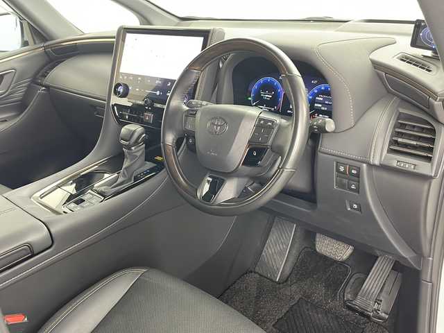 トヨタ アルファードハイブリット Z 道央・札幌 2023(令5)年 2.3万km プラチナホワイトパールマイカ ・ワンオーナー/・純正ナビ&BT&USB&Miracast&HDMI/・純正フリップダウンモニター/・パワーバックドア/・両側パワースライドドア/・左右独立ムーンルーフ/・トヨタセーフティセンス/・プリクラッシュセーフティ/・レーントレーシングアシスト/・レーンディパーチャーアラート/・レーダークルーズコントロール/・ロードサインアシスト/・プロアクティブドライビングアシスト/・発進遅れ告知機能/・リヤクロストラフィックアラート/・ブラインドスポットモニター/・安心降車アシスト/・前席/２列目シートヒーター/・前席/２列目ベンチレーションシート/・ステアリングヒーター/・デジタルインナーミラー/・置くだけ充電/・社外前後ドライブレコーダー/・社外レーダー/・ビルトインETC2.0/・TVキャンセラー/・AC100V/・ステアリングスイッチ/・ドアミラーヒーター/・電動格納ミラー/・純正フロアマット/・プッシュスタート/・3眼LEDヘッドランプ/・オートライト/・オートマチックハイビーム/・スマートキー