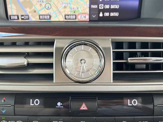 レクサス ＬＳ 600hL エグゼクティブP 青森県 2014(平26)年 4.6万km ソニックチタニウム 4WD/ナイトビュー/マークレビンソン/後席モニター/ベージュ本革シート/プリクラッシュセーフティ/レーダークルーズコントロール/BSM/バックカメラ/クリアランスソナー/純正ナビ(BT/フルセグ/DVD/CD/ラジオ)/ステアリングヒーター/シートヒーター/エアーシート/ビルトインETC/LEDヘッドライト/LEDフォグライト/オートライト/オートマチックハイビーム/コーナーポール/パワーシート/スペアキー/新車時保証書/取扱説明書