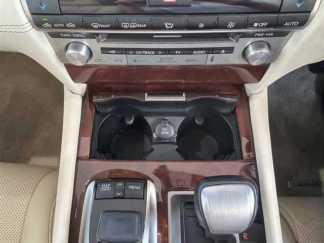 レクサス ＬＳ 600hL エグゼクティブP 青森県 2014(平26)年 4.6万km ソニックチタニウム 4WD/ナイトビュー/マークレビンソン/後席モニター/ベージュ本革シート/プリクラッシュセーフティ/レーダークルーズコントロール/BSM/バックカメラ/クリアランスソナー/純正ナビ(BT/フルセグ/DVD/CD/ラジオ)/ステアリングヒーター/シートヒーター/エアーシート/ビルトインETC/LEDヘッドライト/LEDフォグライト/オートライト/オートマチックハイビーム/コーナーポール/パワーシート/スペアキー/新車時保証書/取扱説明書
