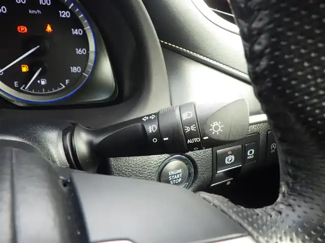 トヨタ ハリアー エレガンス 千葉県 2020(令2)年 1.8万km ホワイトパールクリスタルシャイン Toyota Safety Sense/・プリクラッシュセーフティ/・レーンディパーチャーアラート/・オートハイビーム/・レーダークルーズコントロール/純正SDナビ/地デジTV/【DVD/CD再生機能　Bluetooth接続】/バックカメラ/運転席パワーシート/ハーフレザーシート/革巻きステアリング/ETC/LEDヘッドライト/フォグライト/ウインカーミラー/フロントコーナーセンサー/純正17インチアルミホイル/サイド/カーテンエアバッグ/スマートキー