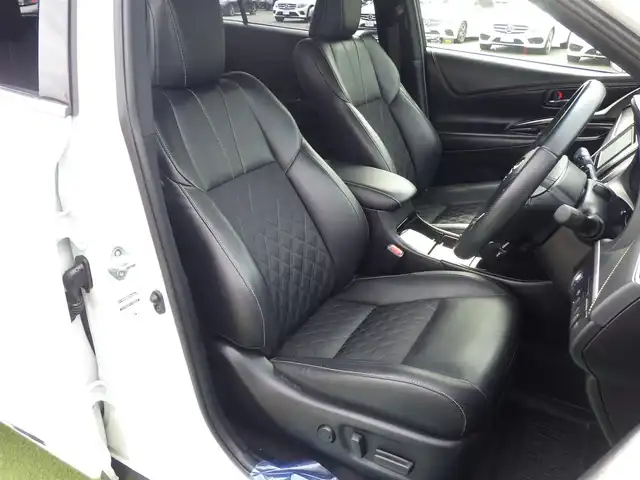 トヨタ ハリアー エレガンス 千葉県 2020(令2)年 1.8万km ホワイトパールクリスタルシャイン Toyota Safety Sense/・プリクラッシュセーフティ/・レーンディパーチャーアラート/・オートハイビーム/・レーダークルーズコントロール/純正SDナビ/地デジTV/【DVD/CD再生機能　Bluetooth接続】/バックカメラ/運転席パワーシート/ハーフレザーシート/革巻きステアリング/ETC/LEDヘッドライト/フォグライト/ウインカーミラー/フロントコーナーセンサー/純正17インチアルミホイル/サイド/カーテンエアバッグ/スマートキー