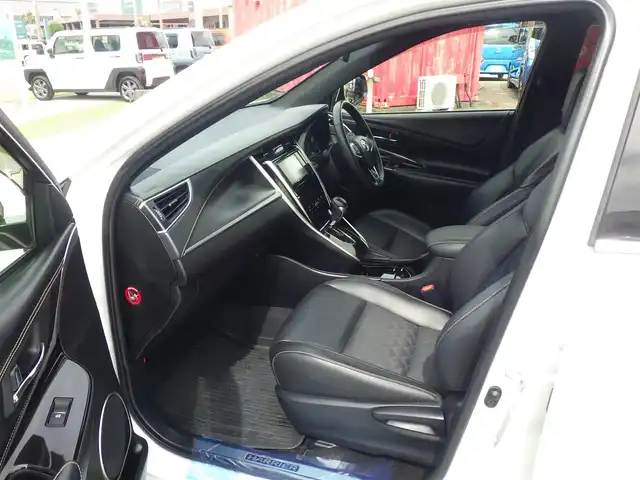 トヨタ ハリアー エレガンス 千葉県 2020(令2)年 1.8万km ホワイトパールクリスタルシャイン Toyota Safety Sense/・プリクラッシュセーフティ/・レーンディパーチャーアラート/・オートハイビーム/・レーダークルーズコントロール/純正SDナビ/地デジTV/【DVD/CD再生機能　Bluetooth接続】/バックカメラ/運転席パワーシート/ハーフレザーシート/革巻きステアリング/ETC/LEDヘッドライト/フォグライト/ウインカーミラー/フロントコーナーセンサー/純正17インチアルミホイル/サイド/カーテンエアバッグ/スマートキー