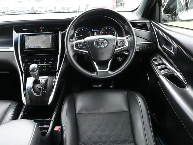 トヨタ ハリアー エレガンス 千葉県 2020(令2)年 1.8万km ホワイトパールクリスタルシャイン Toyota Safety Sense/・プリクラッシュセーフティ/・レーンディパーチャーアラート/・オートハイビーム/・レーダークルーズコントロール/純正SDナビ/地デジTV/【DVD/CD再生機能　Bluetooth接続】/バックカメラ/運転席パワーシート/ハーフレザーシート/革巻きステアリング/ETC/LEDヘッドライト/フォグライト/ウインカーミラー/フロントコーナーセンサー/純正17インチアルミホイル/サイド/カーテンエアバッグ/スマートキー