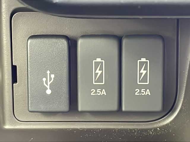ホンダ Ｎ ＢＯＸ L コーディネートスタイル 鳥取県 2022(令4)年 3.4万km プレミアムアイボリーパールⅡ 純正ナビ（VXM-204VFI)/バックカメラ/フルセグＴＶ　ＤＶＤ　ＣＤ Bluetooth　ＵＳＢ SD/ＥＴＣ/追従型クルーズコントロール/両側パワースライド/オートホールド/シートヒーター/リヤソナー/オートライト/シートバックテーブル/ロールサンシェード/スマートキー/アイドリングストップ/フロアマット/ドアバイザー/横滑り防止装置/取扱説明書